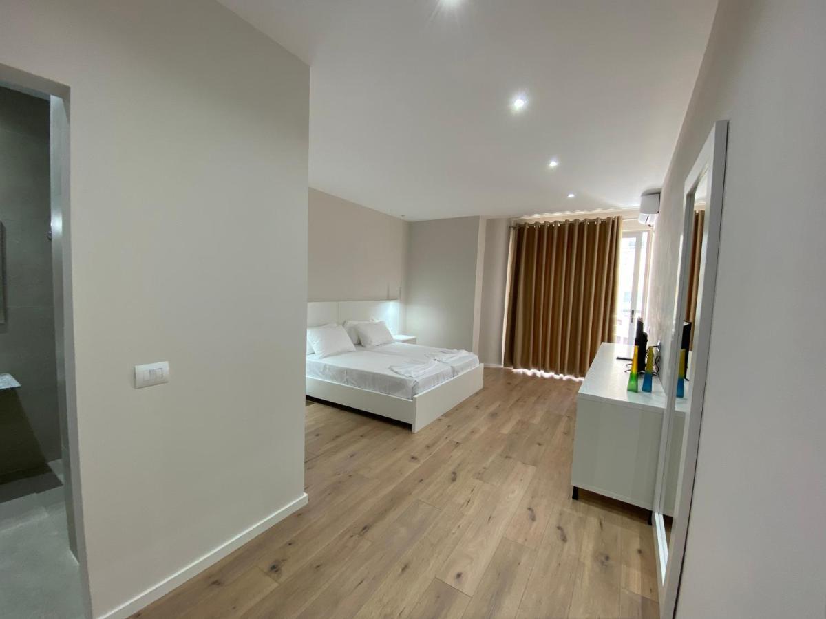 Violet'S Boutique Apartments ซารานเดอ ภายนอก รูปภาพ
