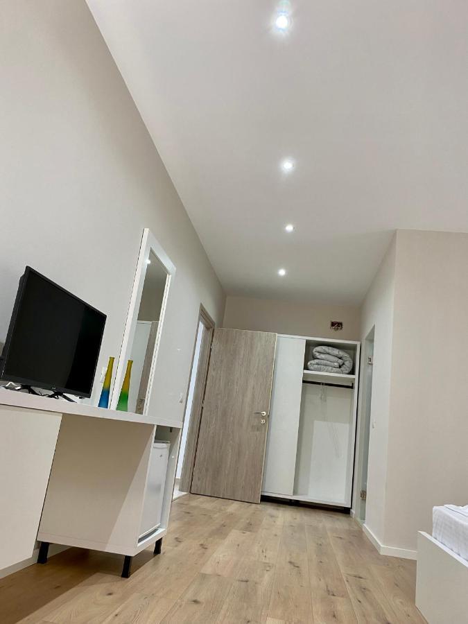 Violet'S Boutique Apartments ซารานเดอ ภายนอก รูปภาพ