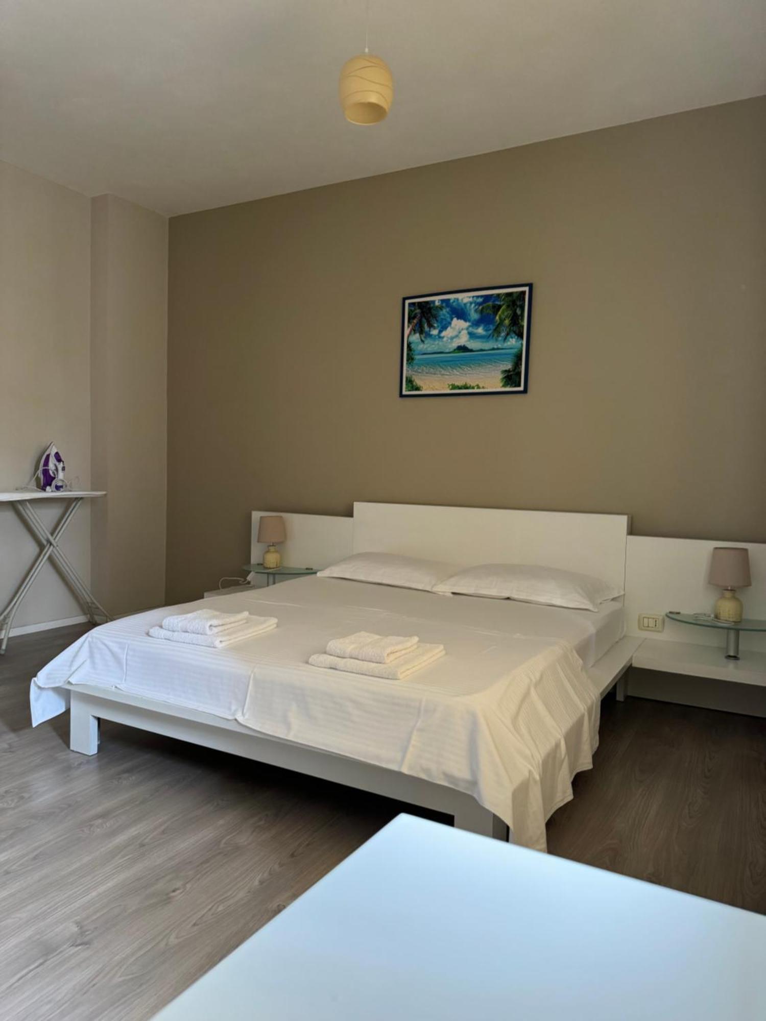 Violet'S Boutique Apartments ซารานเดอ ภายนอก รูปภาพ
