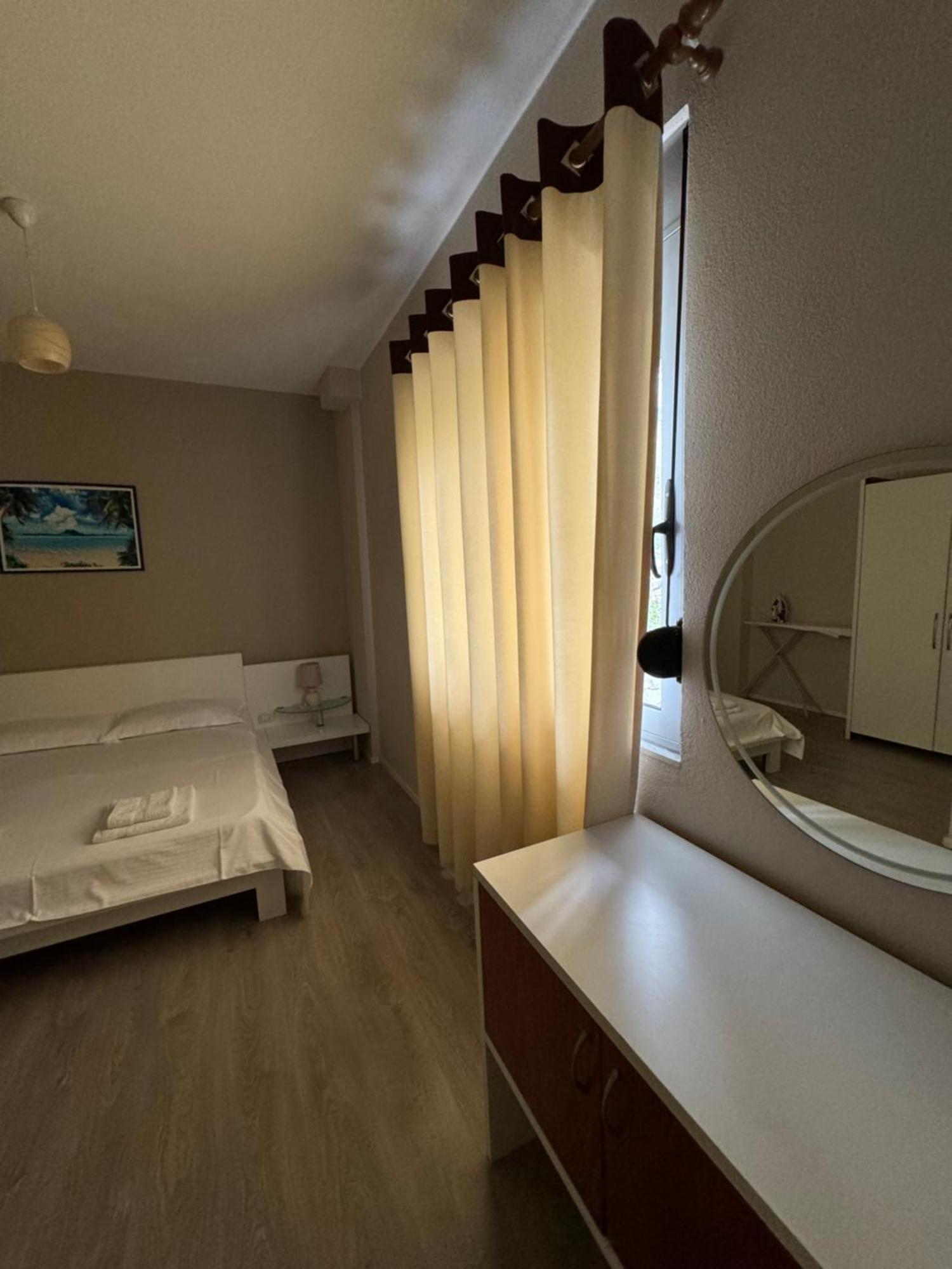 Violet'S Boutique Apartments ซารานเดอ ภายนอก รูปภาพ