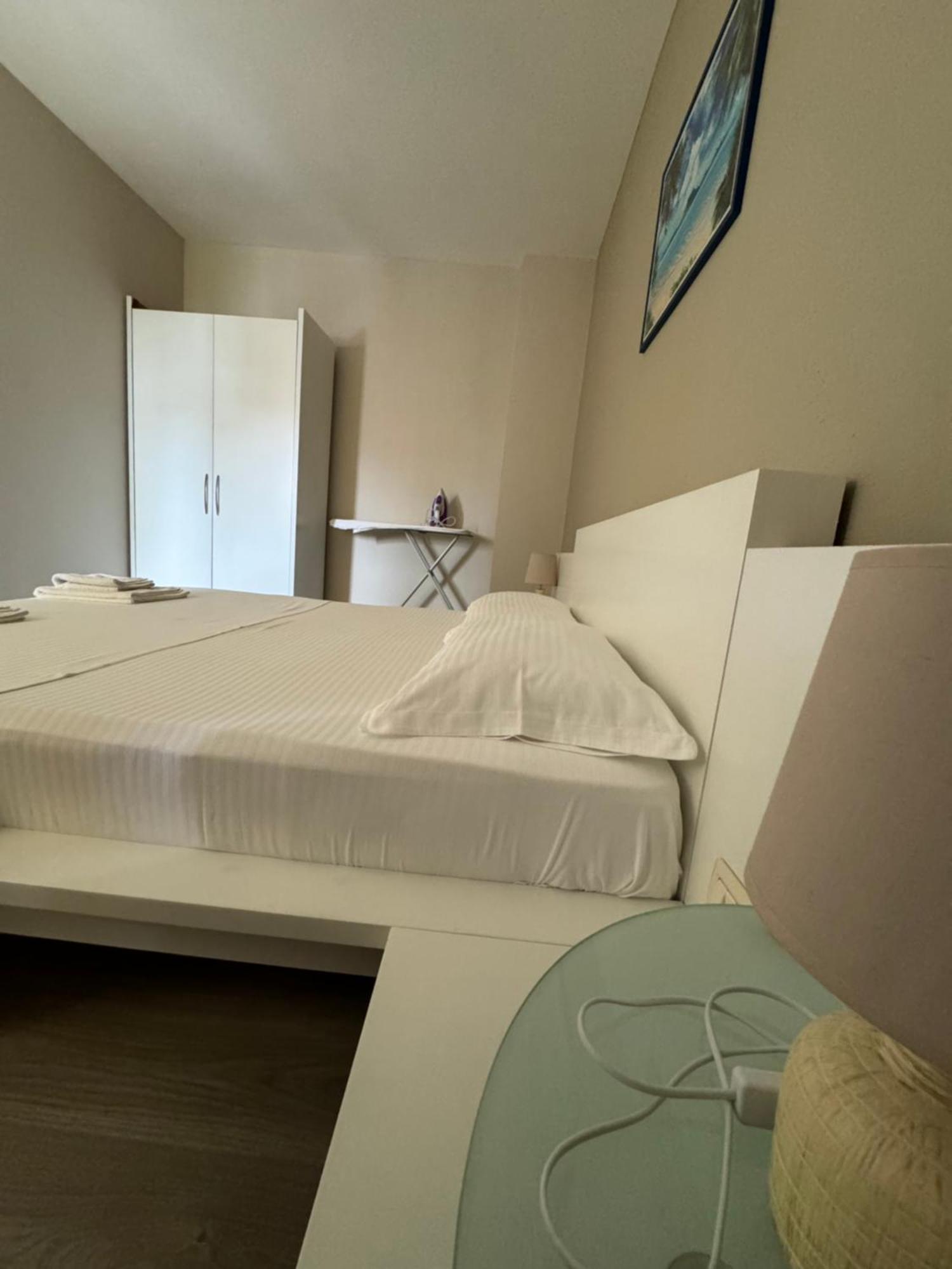 Violet'S Boutique Apartments ซารานเดอ ภายนอก รูปภาพ