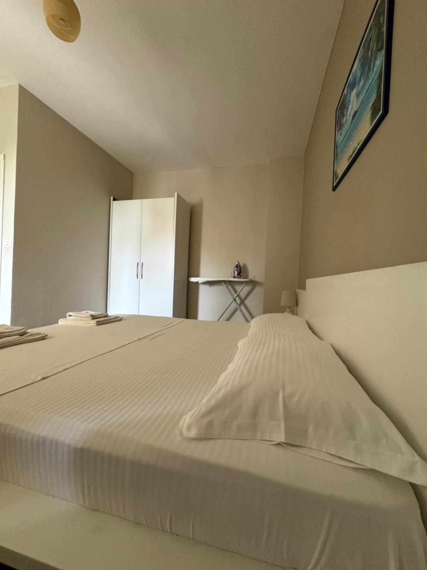 Violet'S Boutique Apartments ซารานเดอ ภายนอก รูปภาพ