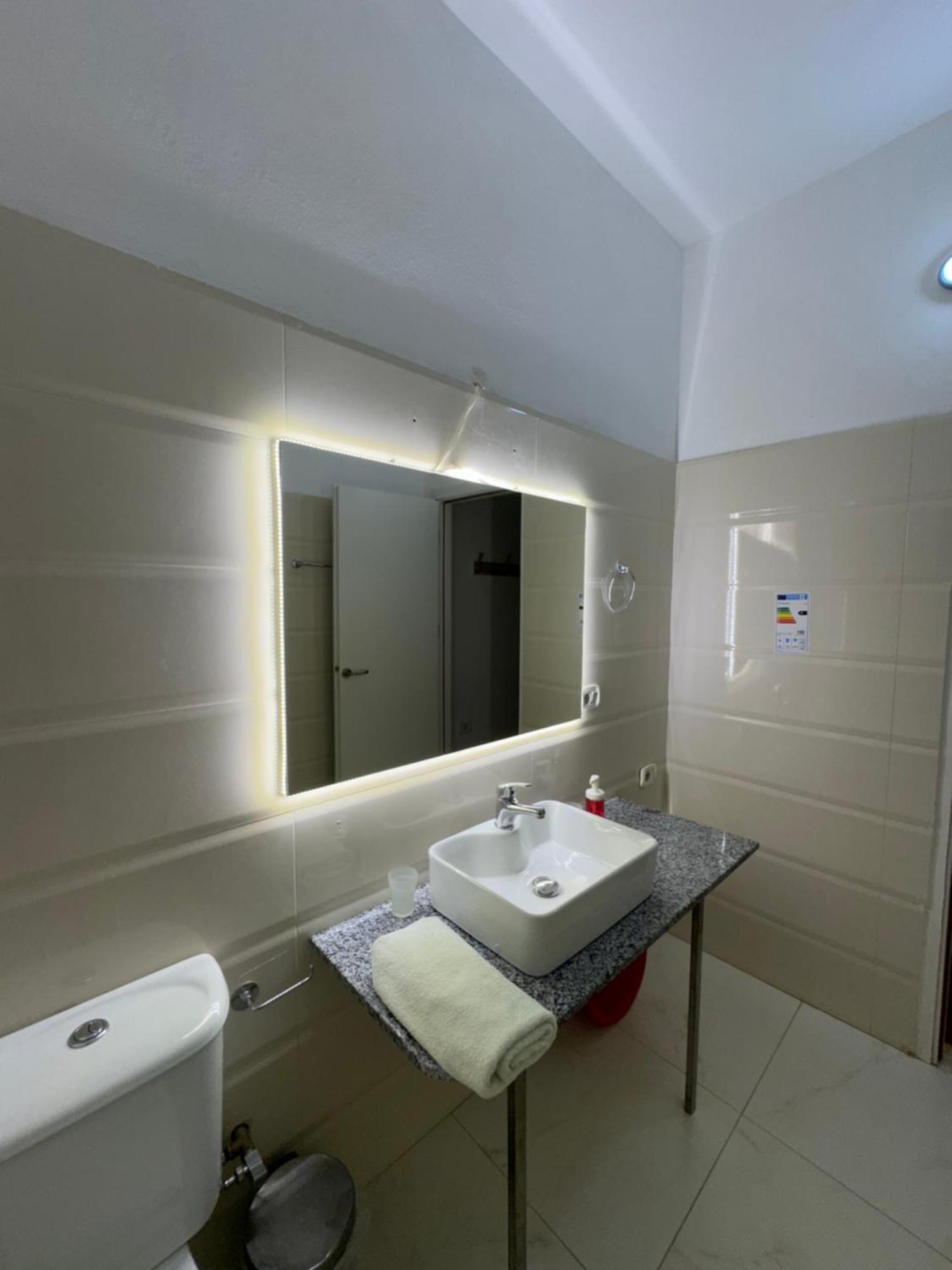 Violet'S Boutique Apartments ซารานเดอ ภายนอก รูปภาพ