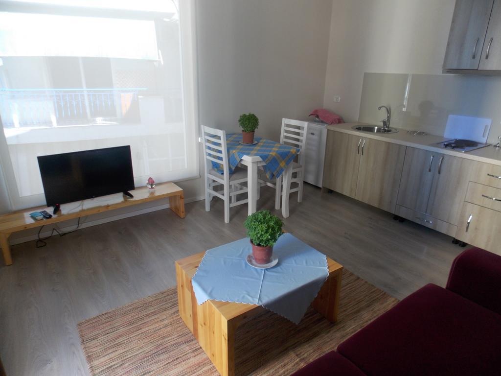 Violet'S Boutique Apartments ซารานเดอ ภายนอก รูปภาพ